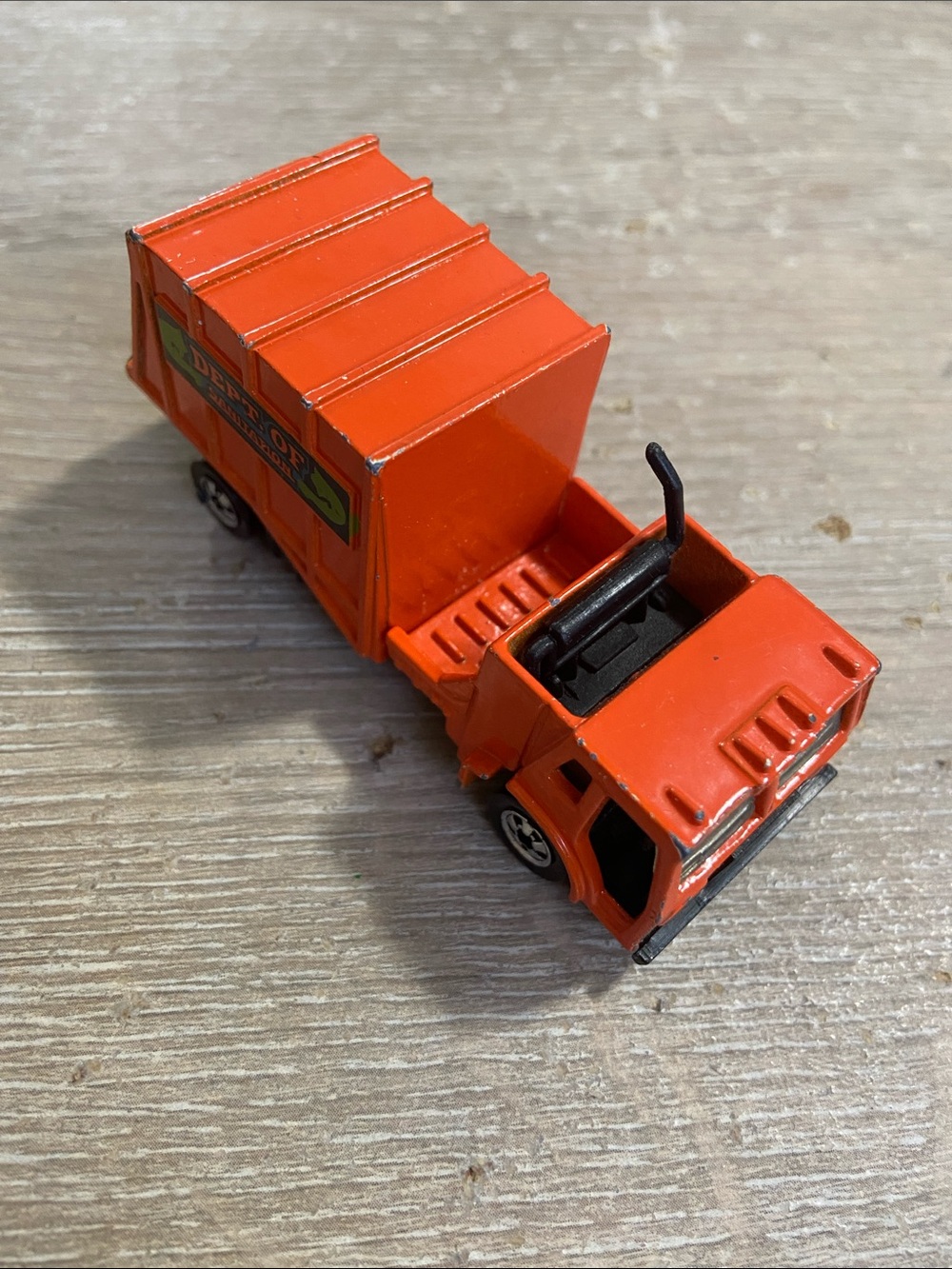Vintage 1982 Hot Wheels Department Of Sanitation Orange Trash Truck Malaysia